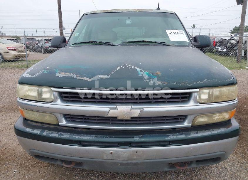 Photo 6 of 2002 Chevrolet Tahoe LT (VIN 1GNEC13ZX2R279380)