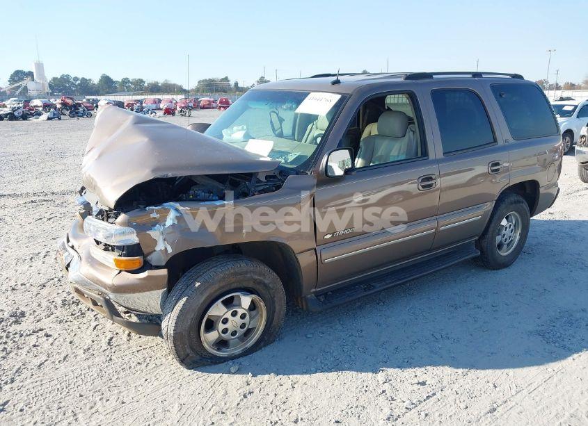 Photo 2 of 2003 Chevrolet Tahoe LT (VIN 1GNEC13ZX3J102988)