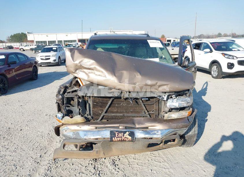 Photo 6 of 2003 Chevrolet Tahoe LT (VIN 1GNEC13ZX3J102988)