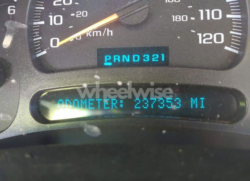 Photo 7 of 2003 Chevrolet Tahoe LT (VIN 1GNEC13ZX3J102988)