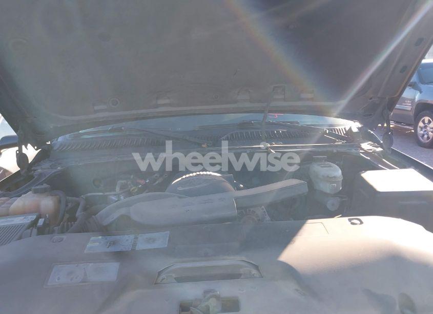 Photo 10 of 2003 Chevrolet Tahoe LT (VIN 1GNEC13ZX3R215423)