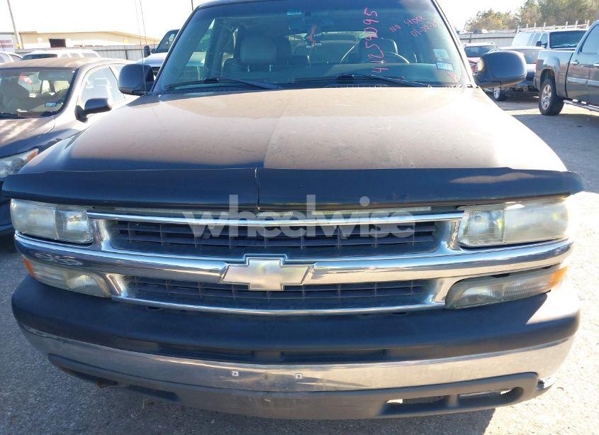 Photo 6 of 2003 Chevrolet Tahoe LT (VIN 1GNEC13ZX3R215423)