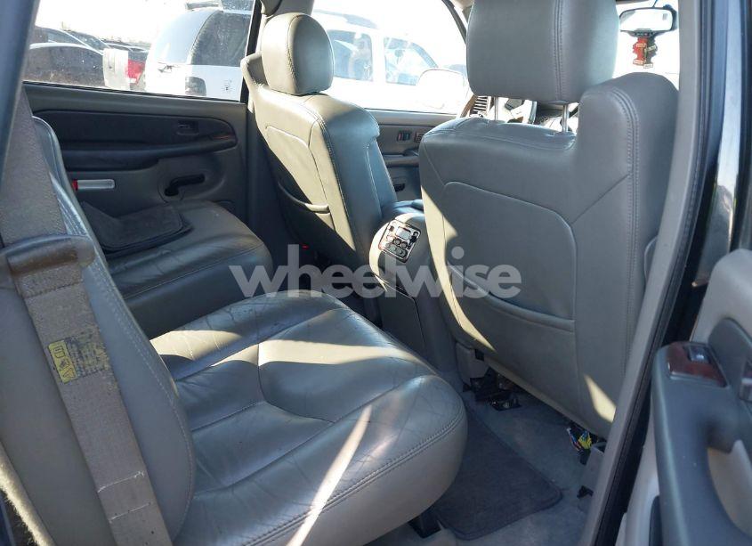 Photo 8 of 2003 Chevrolet Tahoe LT (VIN 1GNEC13ZX3R215423)