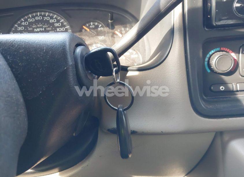 Photo 11 of 2003 Chevrolet Tahoe LT (VIN 1GNEC13ZX3R307650)