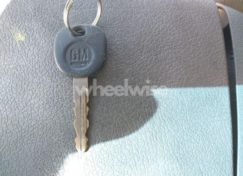 Photo 11 of 2004 Chevrolet Tahoe LT (VIN 1GNEC13ZX4J106072)