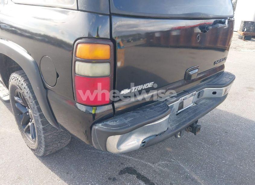 Photo 6 of 2004 Chevrolet Tahoe LT (VIN 1GNEC13ZX4J106072)