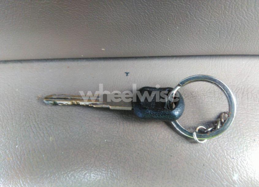 Photo 11 of 2004 Chevrolet Tahoe LS (VIN 1GNEC13ZX4J216376)