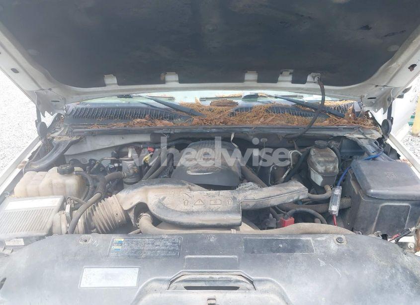 Photo 10 of 2004 Chevrolet Tahoe LT (VIN 1GNEC13ZX4J232416)