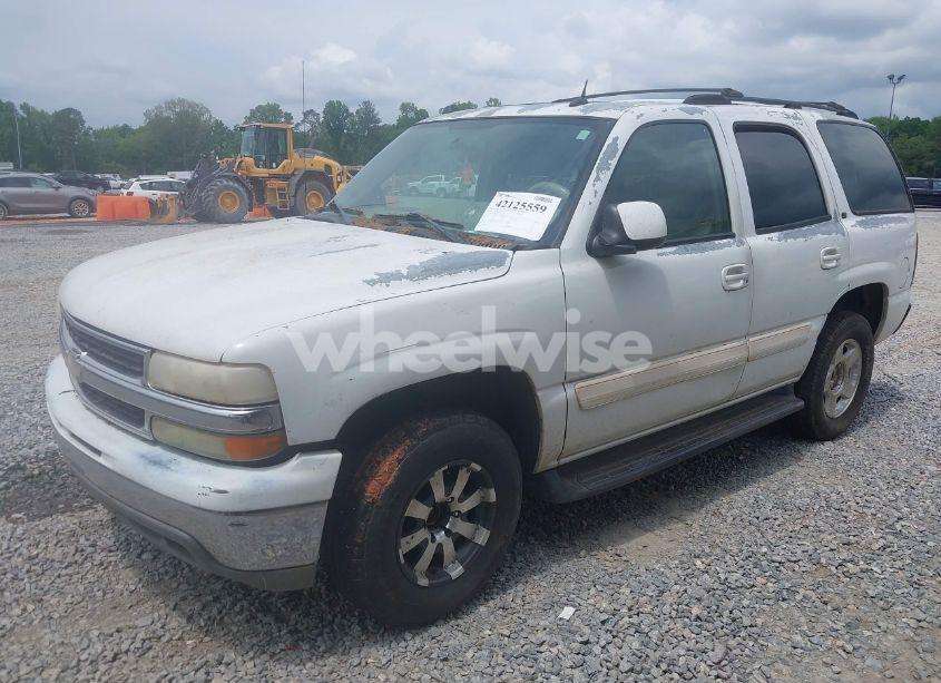 Photo 2 of 2004 Chevrolet Tahoe LT (VIN 1GNEC13ZX4J232416)