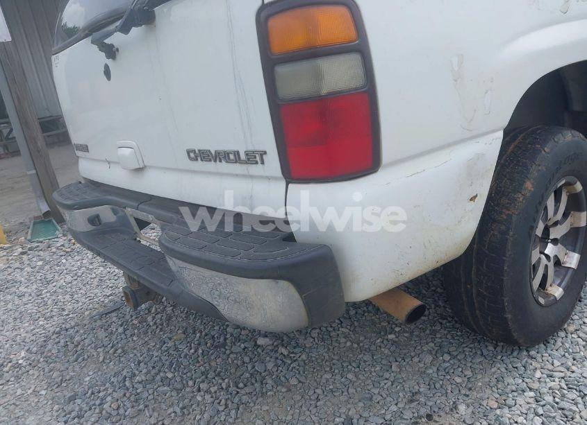 Photo 6 of 2004 Chevrolet Tahoe LT (VIN 1GNEC13ZX4J232416)