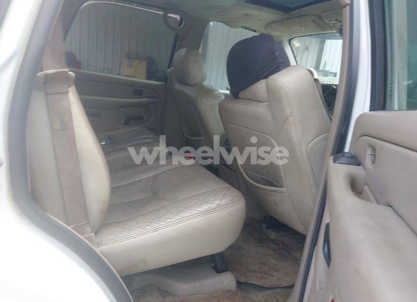 Photo 8 of 2004 Chevrolet Tahoe LT (VIN 1GNEC13ZX4J232416)