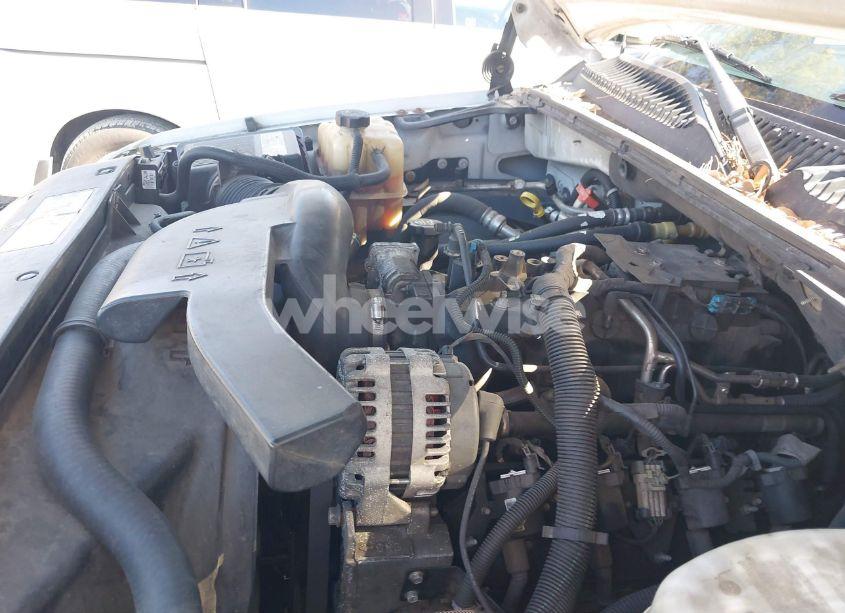 Photo 10 of 2004 Chevrolet Tahoe LT (VIN 1GNEC13ZX4J295726)