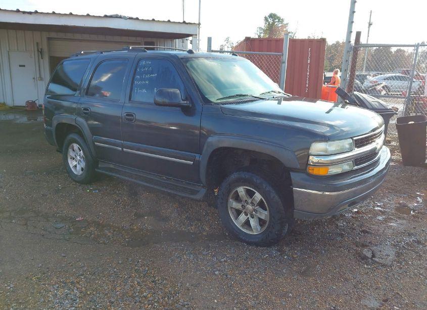 2004 Chevrolet Tahoe LT (VIN 1GNEC13ZX4J318146) main photo
