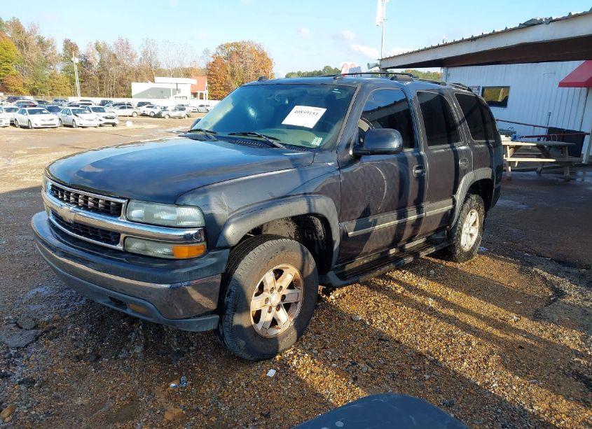 Photo 2 of 2004 Chevrolet Tahoe LT (VIN 1GNEC13ZX4J318146)