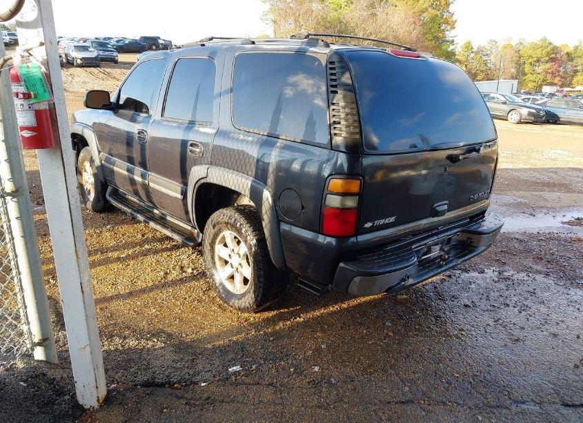 Photo 3 of 2004 Chevrolet Tahoe LT (VIN 1GNEC13ZX4J318146)