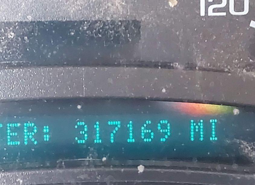 Photo 7 of 2004 Chevrolet Tahoe LT (VIN 1GNEC13ZX4J318146)