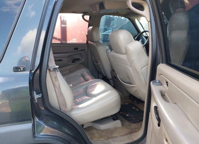 Photo 8 of 2004 Chevrolet Tahoe LT (VIN 1GNEC13ZX4J318146)