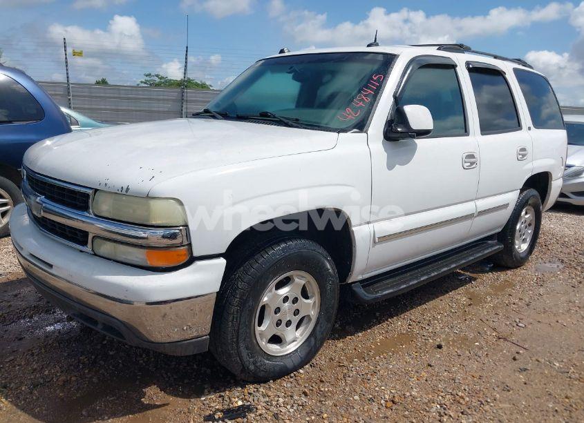 Photo 2 of 2004 Chevrolet Tahoe LT (VIN 1GNEC13ZX4R127036)