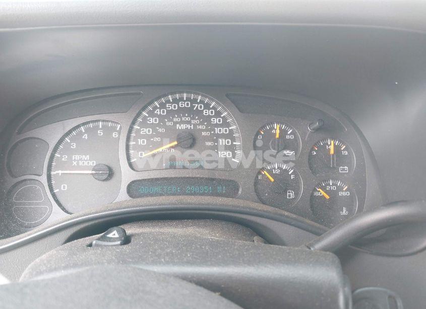 Photo 7 of 2004 Chevrolet Tahoe LT (VIN 1GNEC13ZX4R127036)