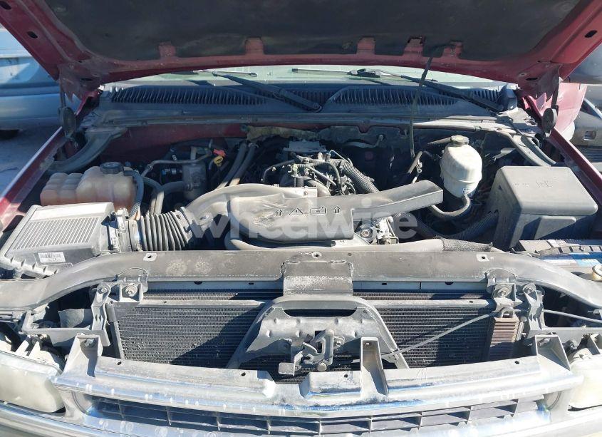 Photo 10 of 2004 Chevrolet Tahoe LS (VIN 1GNEC13ZX4R166600)