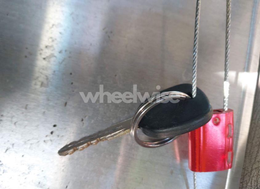 Photo 11 of 2004 Chevrolet Tahoe LS (VIN 1GNEC13ZX4R166600)