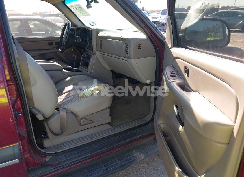 Photo 5 of 2004 Chevrolet Tahoe LS (VIN 1GNEC13ZX4R166600)