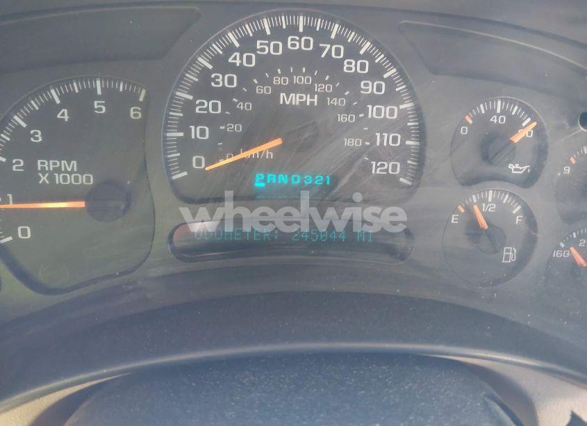 Photo 7 of 2004 Chevrolet Tahoe LS (VIN 1GNEC13ZX4R166600)