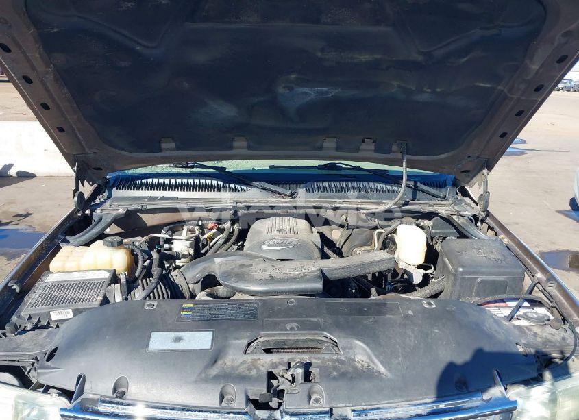 Photo 10 of 2004 Chevrolet Tahoe LS (VIN 1GNEC13ZX4R235169)