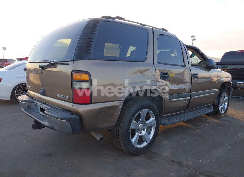 Photo 4 of 2004 Chevrolet Tahoe LS (VIN 1GNEC13ZX4R235169)