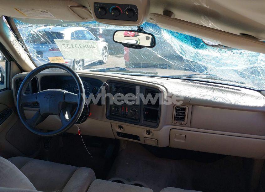 Photo 5 of 2004 Chevrolet Tahoe LS (VIN 1GNEC13ZX4R235169)