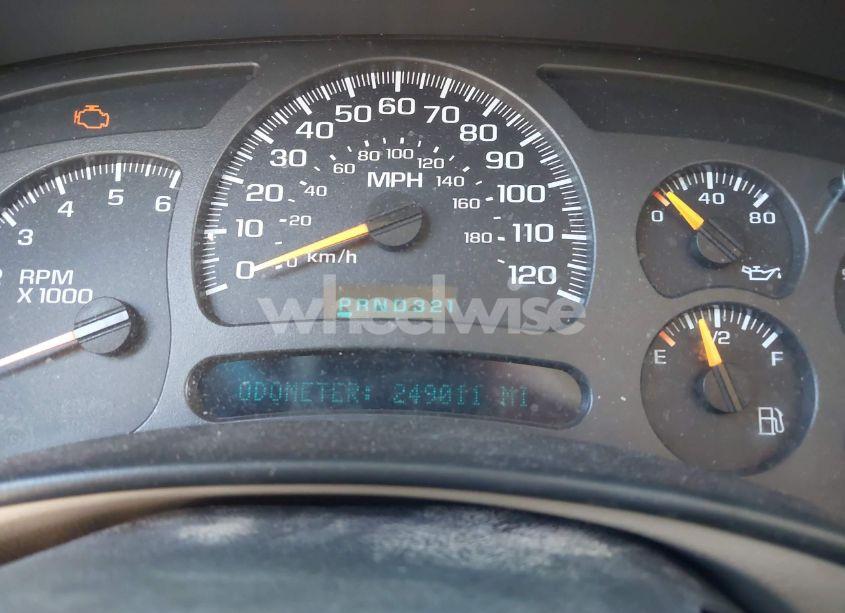 Photo 7 of 2004 Chevrolet Tahoe LT (VIN 1GNEC13ZX4R235320)