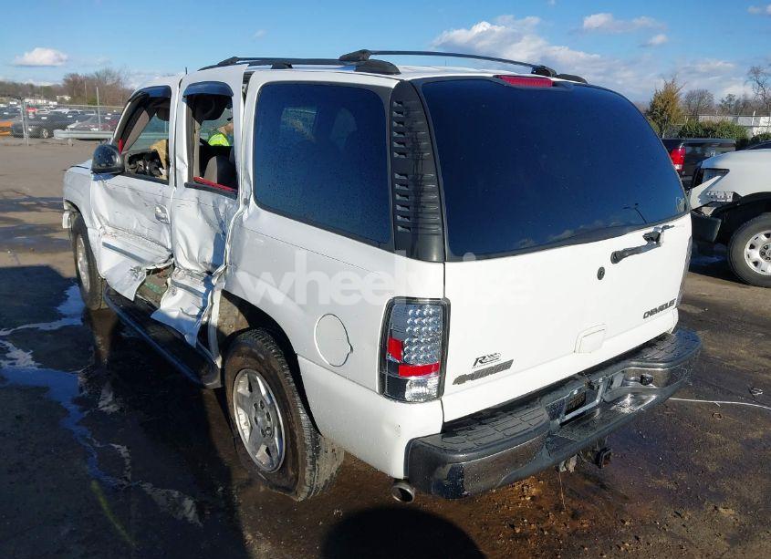 Photo 3 of 2004 Chevrolet Tahoe LT (VIN 1GNEC13ZX4R236886)