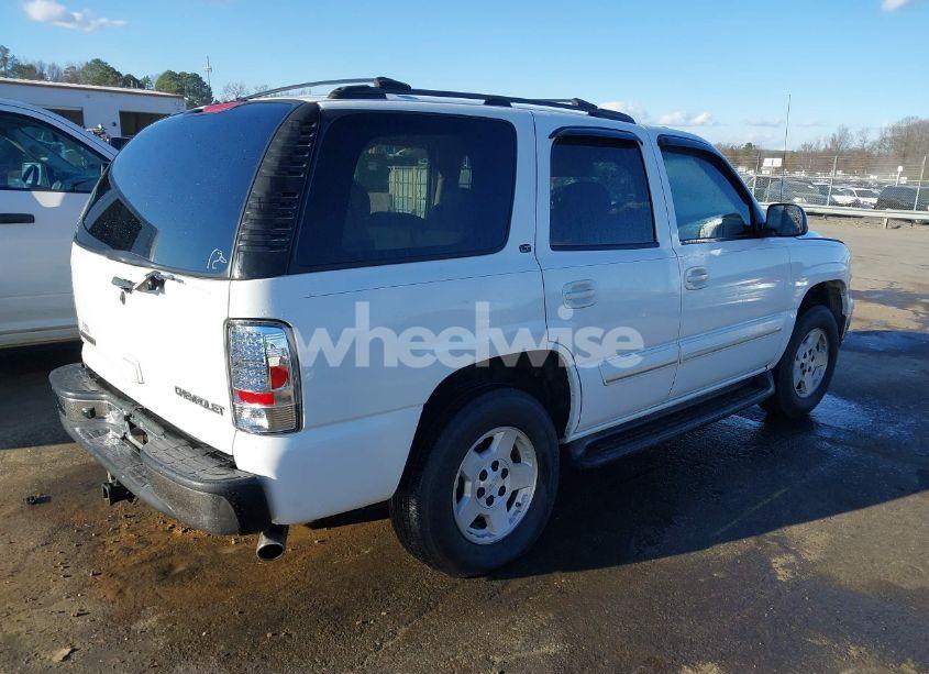 Photo 4 of 2004 Chevrolet Tahoe LT (VIN 1GNEC13ZX4R236886)