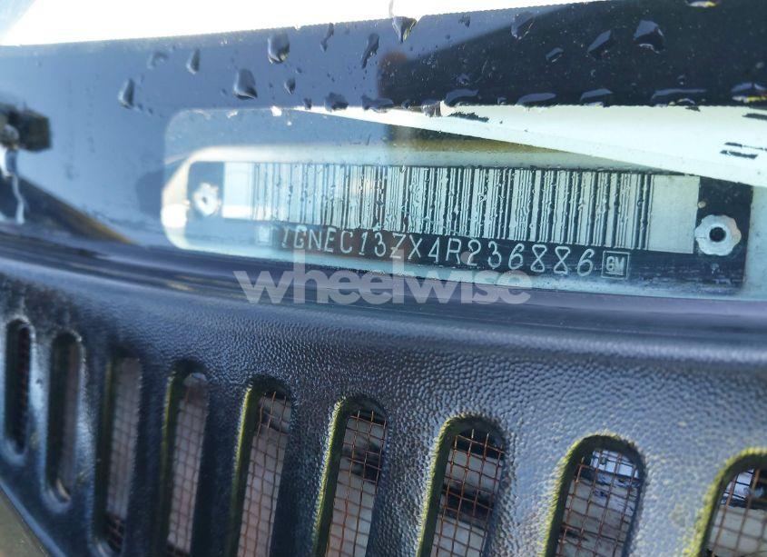 Photo 9 of 2004 Chevrolet Tahoe LT (VIN 1GNEC13ZX4R236886)