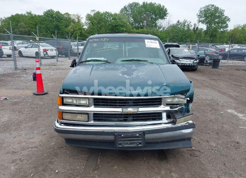 Photo 12 of 1995 Chevrolet Suburban C1500 (VIN 1GNEC16K3SJ381424)