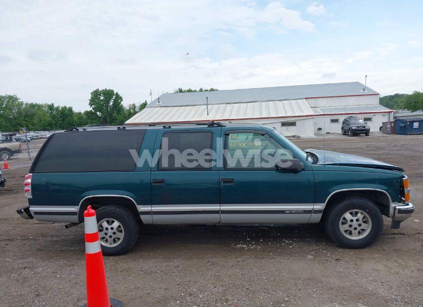 Photo 13 of 1995 Chevrolet Suburban C1500 (VIN 1GNEC16K3SJ381424)