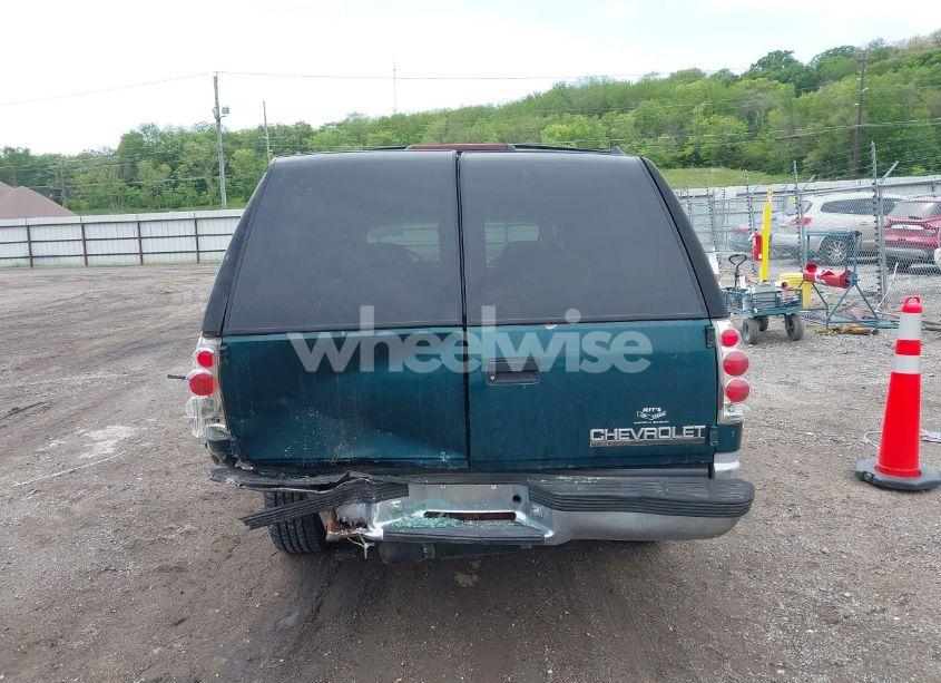 Photo 16 of 1995 Chevrolet Suburban C1500 (VIN 1GNEC16K3SJ381424)