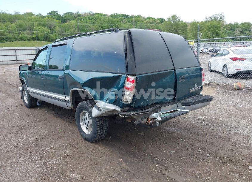 Photo 3 of 1995 Chevrolet Suburban C1500 (VIN 1GNEC16K3SJ381424)