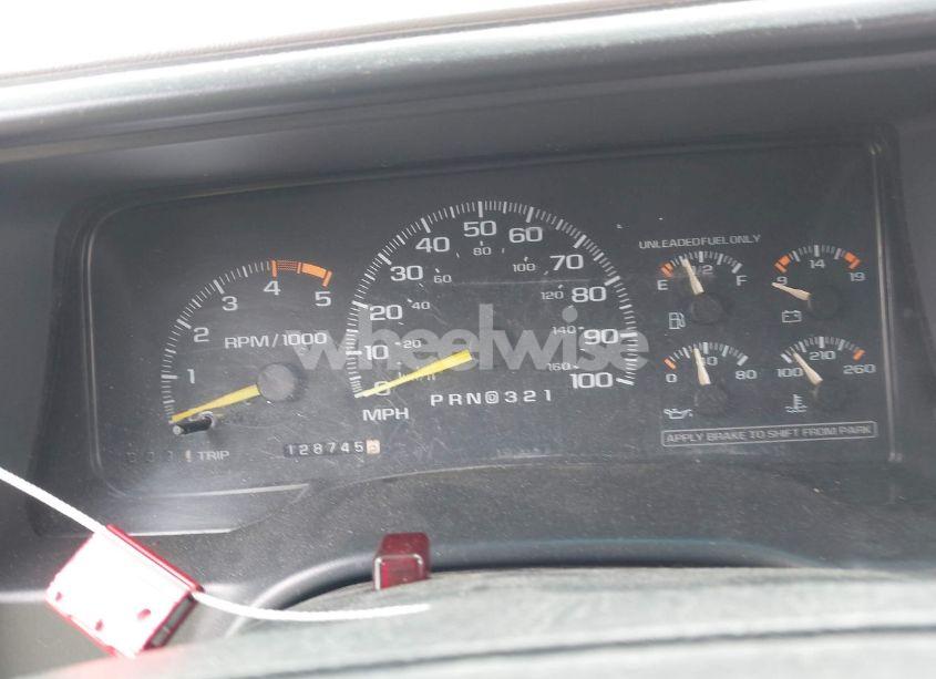 Photo 7 of 1995 Chevrolet Suburban C1500 (VIN 1GNEC16K3SJ381424)