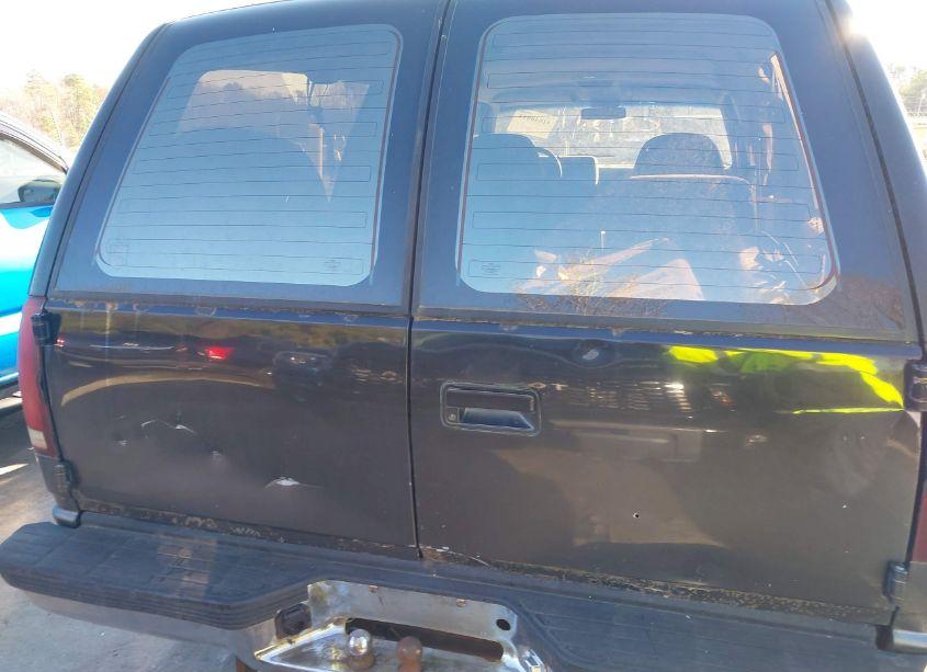 Photo 16 of 1992 Chevrolet Suburban C1500 (VIN 1GNEC16K4NJ354351)