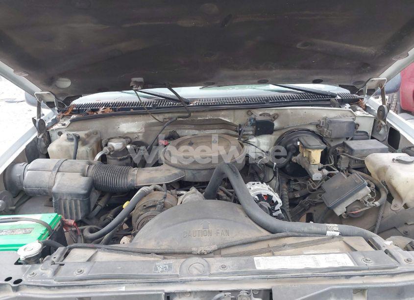 Photo 10 of 1995 Chevrolet Suburban C1500 (VIN 1GNEC16K5SJ427187)