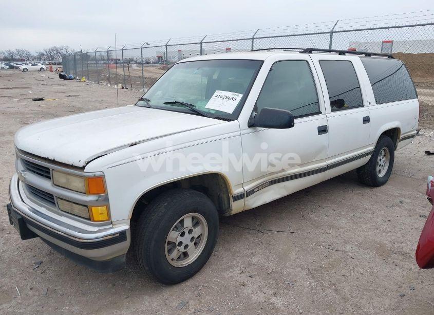 Photo 2 of 1995 Chevrolet Suburban C1500 (VIN 1GNEC16K5SJ427187)