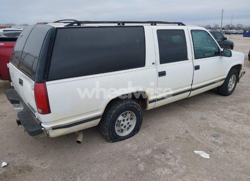 Photo 4 of 1995 Chevrolet Suburban C1500 (VIN 1GNEC16K5SJ427187)