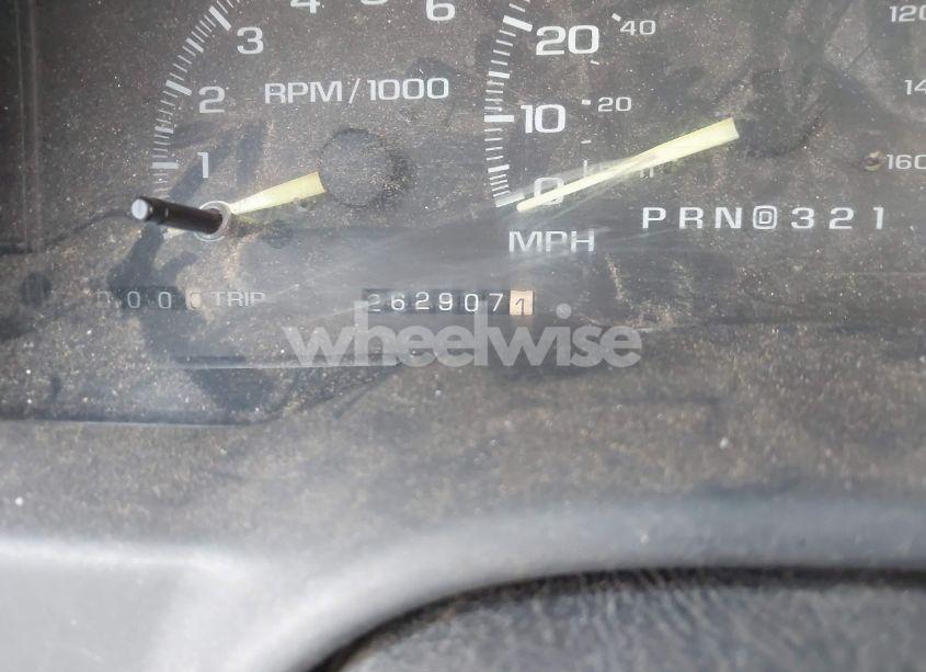 Photo 7 of 1996 Chevrolet Suburban C1500 (VIN 1GNEC16R3TJ375251)