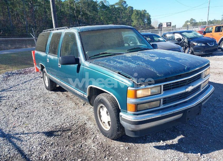 1997 Chevrolet Suburban 1500 (VIN 1GNEC16R4VJ361460) main photo
