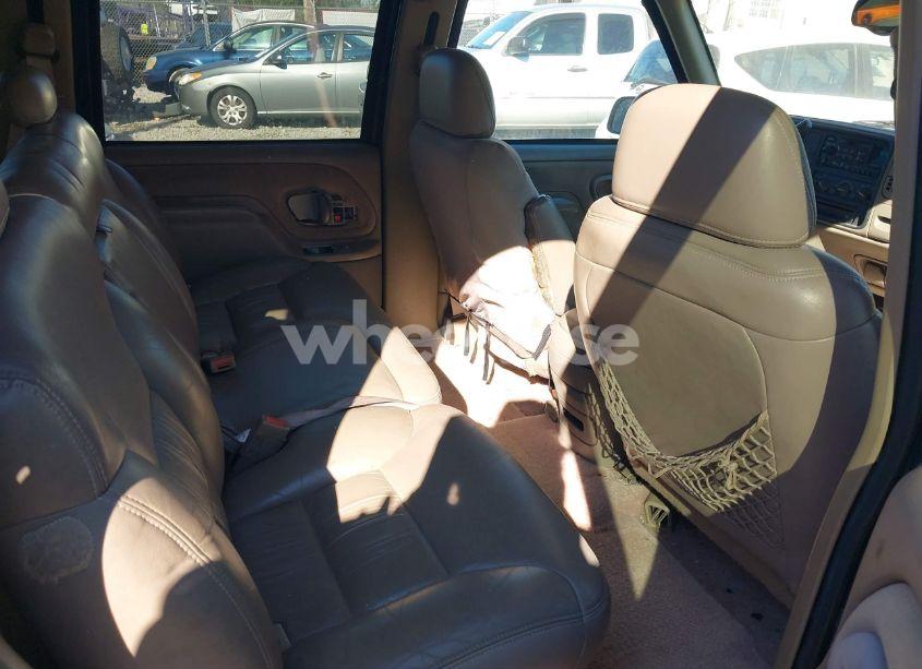 Photo 8 of 1997 Chevrolet Suburban 1500 (VIN 1GNEC16R4VJ361460)