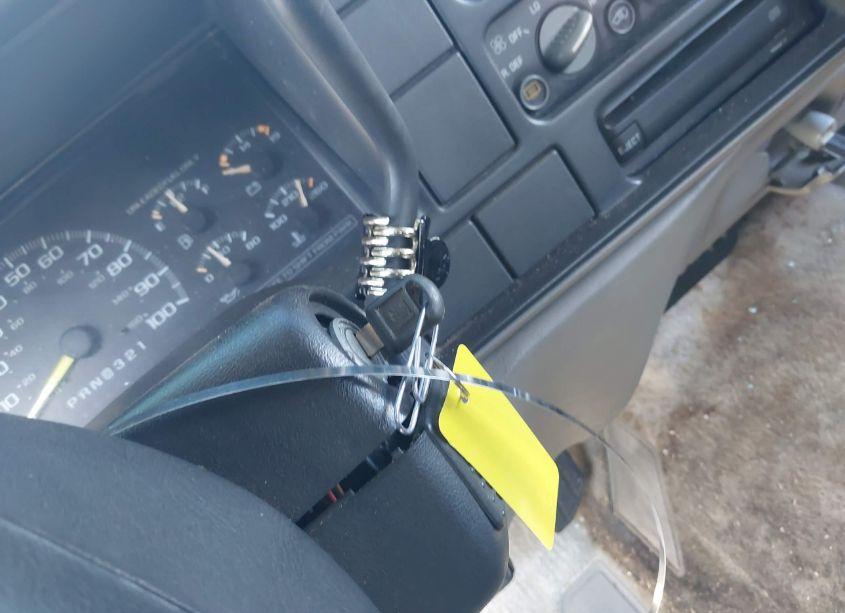 Photo 11 of 1999 Chevrolet Suburban 1500 LT (VIN 1GNEC16RXXJ406355)