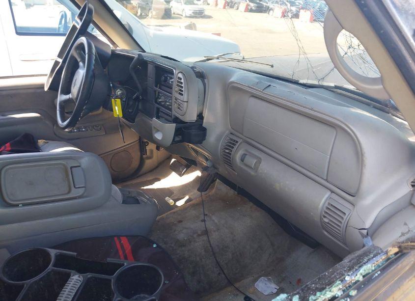 Photo 5 of 1999 Chevrolet Suburban 1500 LT (VIN 1GNEC16RXXJ406355)