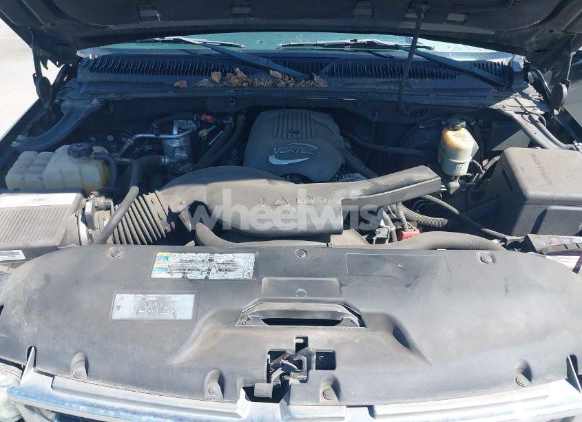 Photo 10 of 2002 Chevrolet Suburban 1500 LT (VIN 1GNEC16T02J249102)