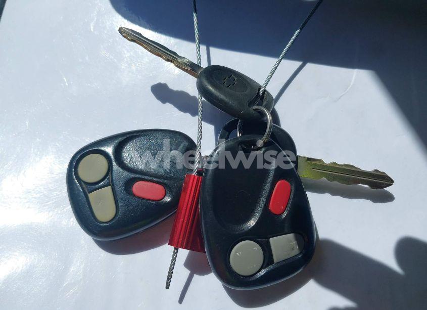 Photo 11 of 2002 Chevrolet Suburban 1500 LT (VIN 1GNEC16T02J249102)